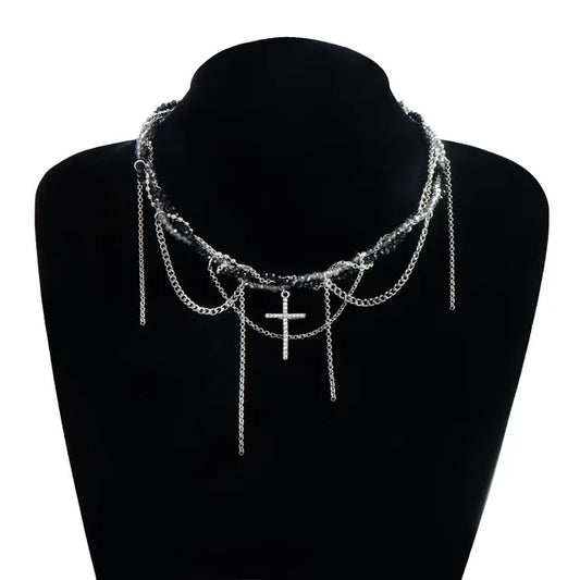 Kristall Choker mit Kreuzanhänger und mehrlagigen Silberketten
