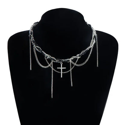 Kristall Choker mit Kreuzanhänger und mehrlagigen Silberketten