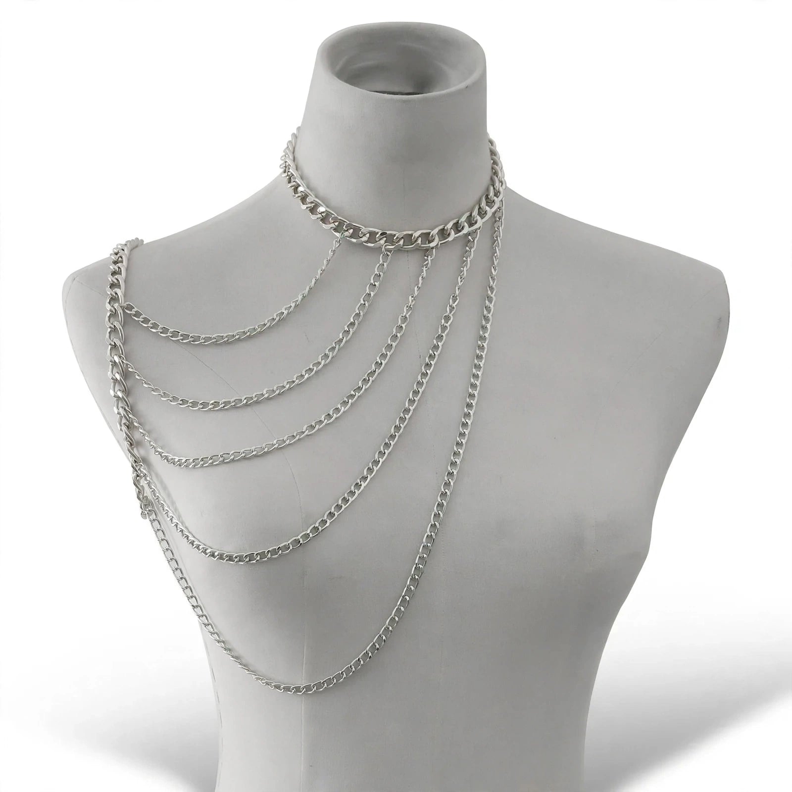 Silberne One-Shoulder Body Chain mit mehrlagigen Ketten